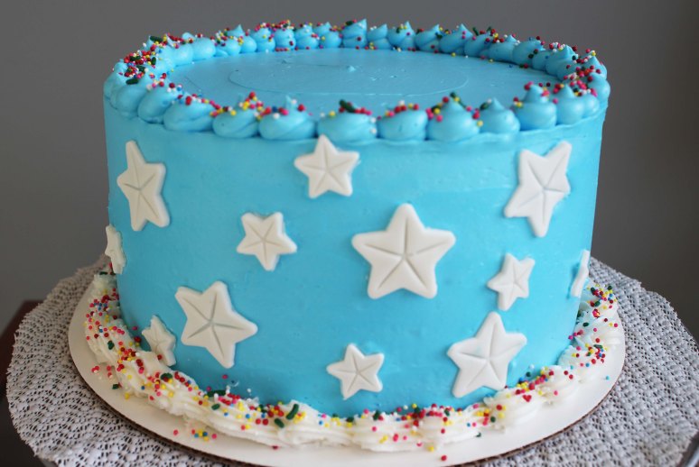 Birthday cake for little boy